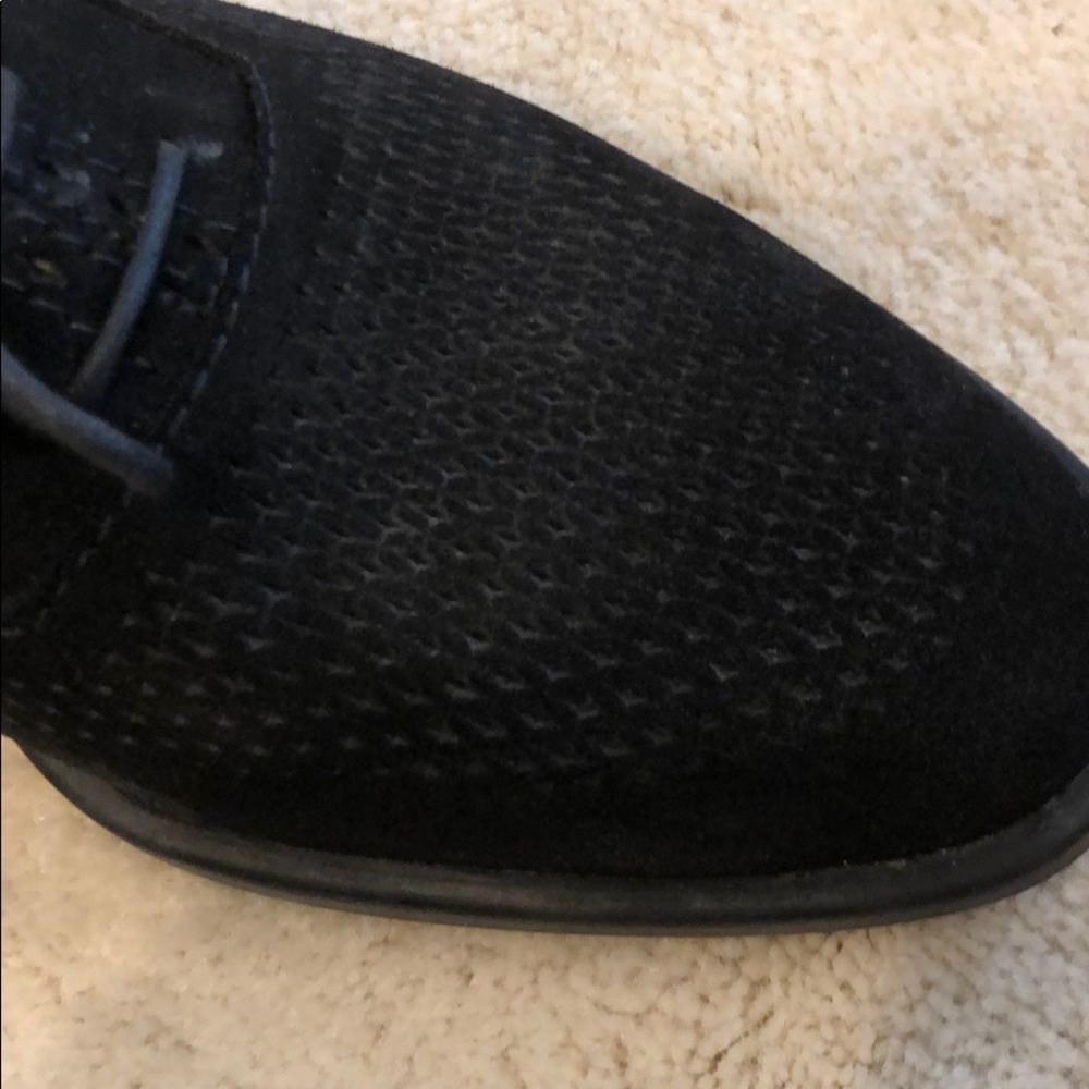 Shoes - Picture 2 of 5